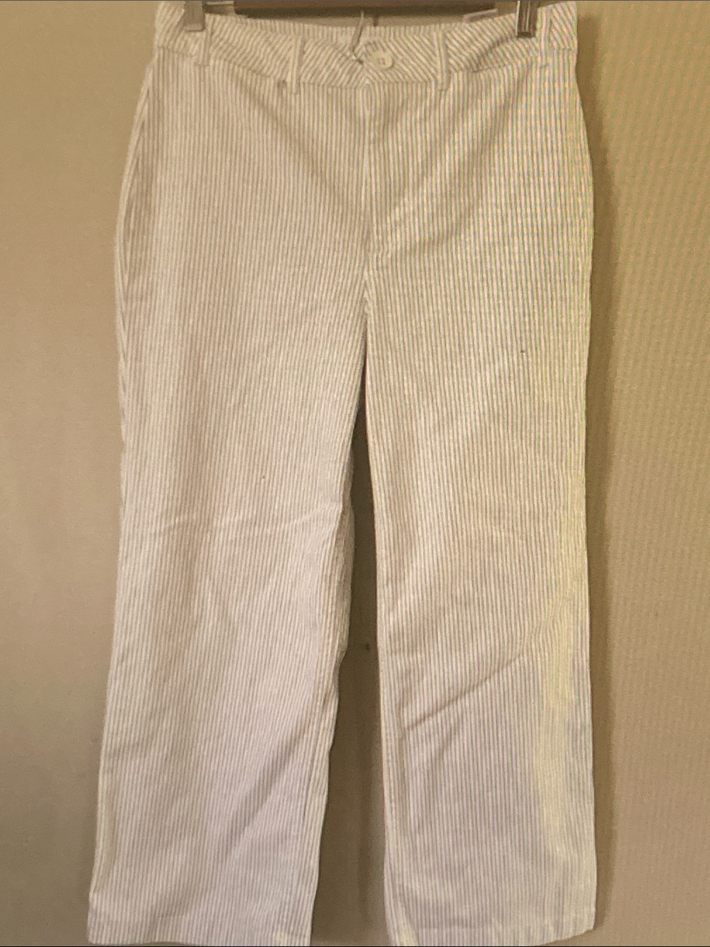 Old Navy Women's White & Light Blue Striped Cropped Pants